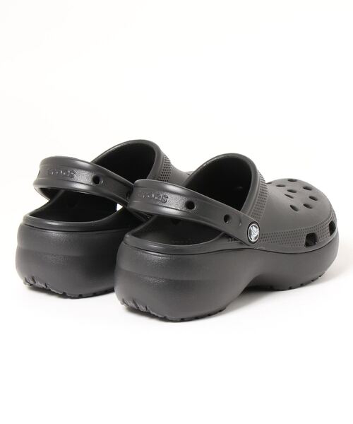 crocs（クロックス）の「《crocs》ｸﾛｯｸｽ ｸﾗｼｯｸﾌﾟﾗｯﾄﾌｫｰﾑｸﾛｯｸﾞｳｨﾒﾝ（サンダル・レディース・ライトグリーン/ブラック/ホワイト/ライトブルー/ベージュ/ピンク/グリーン系その他・24.0cm/23.0cm/25.0cm/22.0cm）」の9枚目の写真