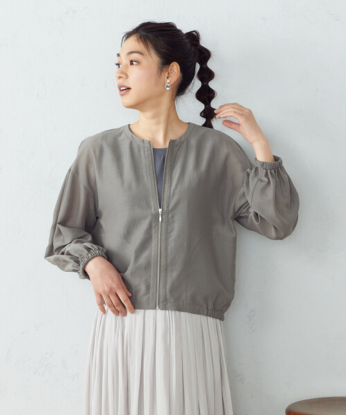 COMME CA ISM(コムサイズム)の「シアーブルゾン(ブルゾン・レディース・ベージュ/グリーン/チャコール・MEDIUM/LARGE)」の6枚目の写真