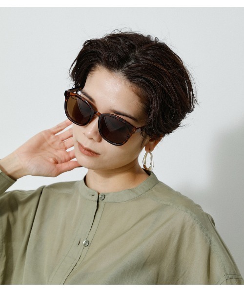AZUL by moussy(アズールバイマウジー)の「BASIC WELLINGTON EYEWEAR/ベーシックウェリントンアイウェア(サングラス・レディース・ブラック/ブラウン・FREE)」の11枚目の写真