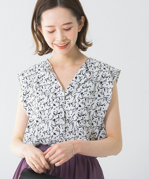 URBAN RESEARCH ROSSO（アーバンリサーチロッソ）の「ラインアートタックスリーブブラウス（シャツ/ブラウス・レディース・ブラック系その他/ホワイト系その他/ブルー系その他・FREE）」の2枚目の写真