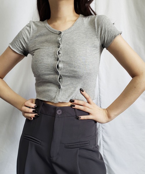 me+em select（ミームセレクト）の「ショート丈リブコンパクトちびTシャツ【韓国製】（Tシャツ/カットソー・レディース・ブラック/グレー/イエロー/アイボリー・FREE）」の9枚目の写真