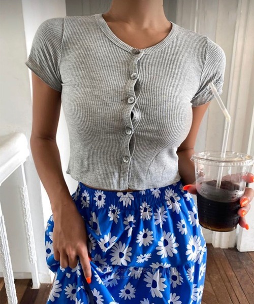 me+em select（ミームセレクト）の「ショート丈リブコンパクトちびTシャツ【韓国製】（Tシャツ/カットソー・レディース・ブラック/グレー/イエロー/アイボリー・FREE）」の22枚目の写真