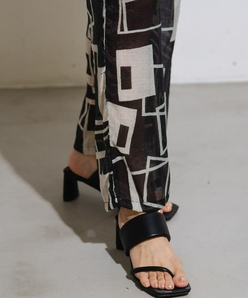 AIC.(エーアイシー)の「【再入荷】幾何学柄シアーストレートパンツ(その他パンツ・レディース・ブラック/ブラウン・FREE)」の4枚目の写真