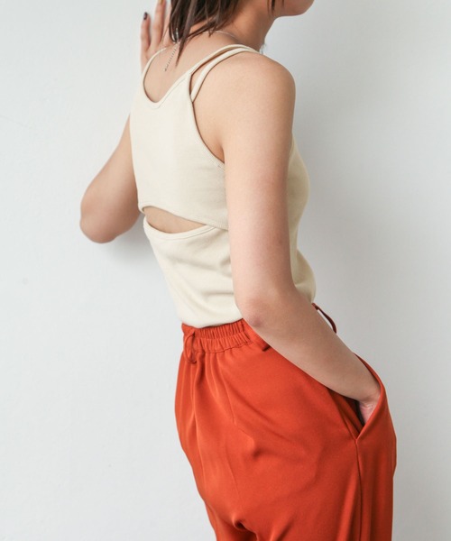 Chillfar（チルファー）の「カップ付アシメキャミタンク（タンクトップ・レディース・ブラック/オフホワイト/オレンジ/グレイッシュベージュ/グリーン系・FREE）」の19枚目の写真