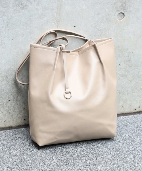 HONEYSUCKLE ROSE（ハニーサックルローズ）の「【HONEYSUCKLE ROSE】フェイクレザートートバッグ【A4対応】（トートバッグ・レディース・ブラック/グレー・ONE SIZE）」の2枚目の写真