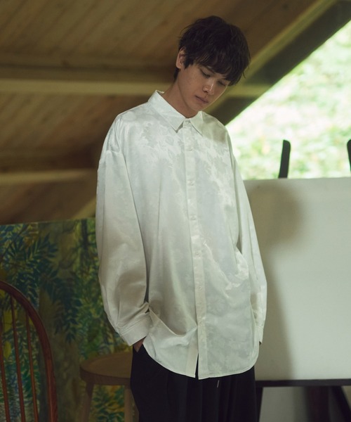 KUUUPY（クーピー）の「Flower Jacquard Regular Collar Shirts - フラワージャカード織レギュラーカラーシャツ（シャツ/ブラウス・メンズ・ネイビー/ホワイト/ブラック/グレー・SMALL/MEDIUM/LARGE）」の5枚目の写真
