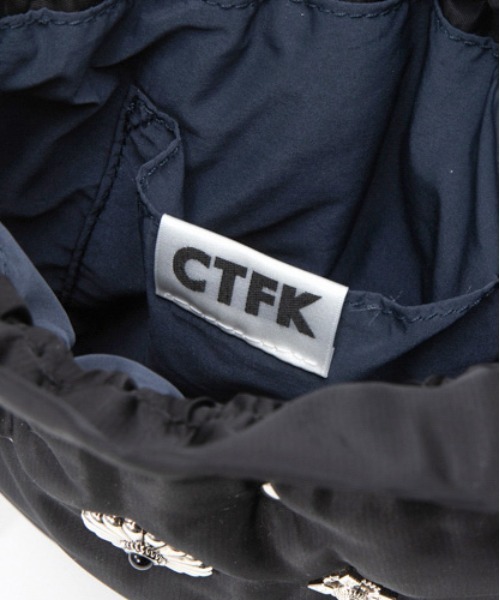 CONTROL FREAK / CTFK(コントロールフリーク)の「CONTROL FREAK(コントロールフリーク)スタッズコンチョ巾着(ショルダーバッグ・レディース・ホワイト/ブラック/カーキ・FREE)」の13枚目の写真