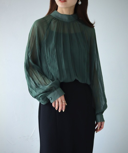 cheriella（シェリエラ）の「【cheriella】WEB限定クリンクルバックデザインラグランブラウス 新色追加（シャツ/ブラウス・レディース・ブラック/グリーン/テラコッタ/アイボリー・M）」の4枚目の写真