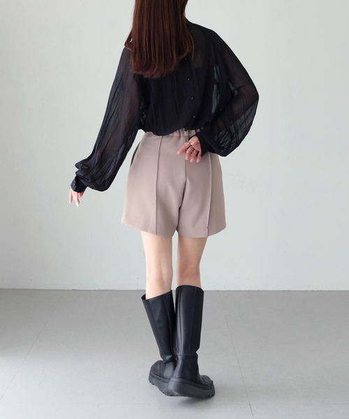 cheriella（シェリエラ）の「【cheriella】WEB限定クリンクルバックデザインラグランブラウス 新色追加（シャツ/ブラウス・レディース・ブラック/グリーン/テラコッタ/アイボリー・M）」の6枚目の写真