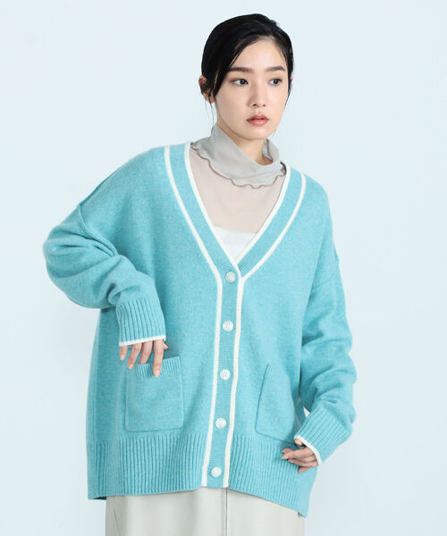 fredy emue（フレディエミュ）の「HAMILTON WOOL 配色Vネックカーディガン（カーディガン/ボレロ・レディース・ライトグレー/オフホワイト/サックスブルー/ライトグリーン・38）」の21枚目の写真