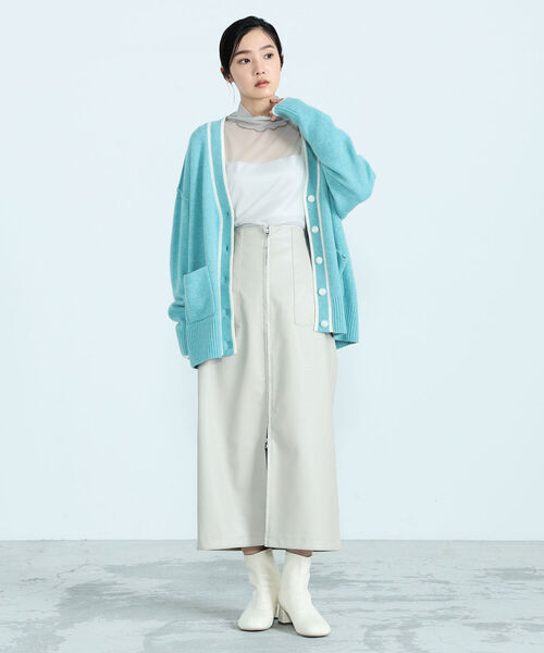 fredy emue（フレディエミュ）の「HAMILTON WOOL 配色Vネックカーディガン（カーディガン/ボレロ・レディース・ライトグレー/オフホワイト/サックスブルー/ライトグリーン・38）」の16枚目の写真