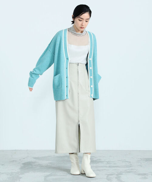 fredy emue（フレディエミュ）の「HAMILTON WOOL 配色Vネックカーディガン（カーディガン/ボレロ・レディース・ライトグレー/オフホワイト/サックスブルー/ライトグリーン・38）」の22枚目の写真