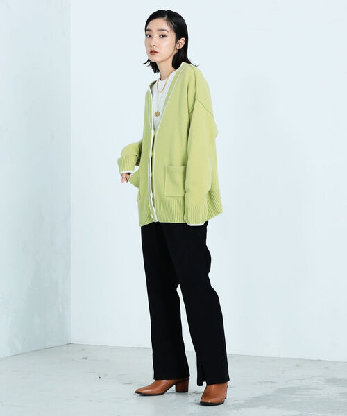 fredy emue（フレディエミュ）の「HAMILTON WOOL 配色Vネックカーディガン（カーディガン/ボレロ・レディース・ライトグレー/オフホワイト/サックスブルー/ライトグリーン・38）」の17枚目の写真