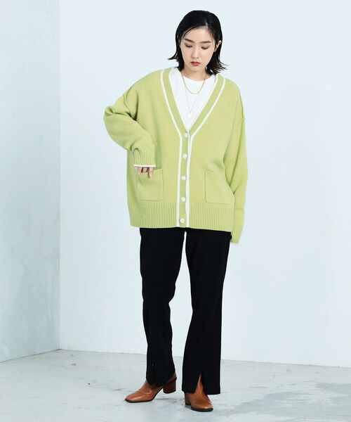 fredy emue（フレディエミュ）の「HAMILTON WOOL 配色Vネックカーディガン（カーディガン/ボレロ・レディース・ライトグレー/オフホワイト/サックスブルー/ライトグリーン・38）」の6枚目の写真