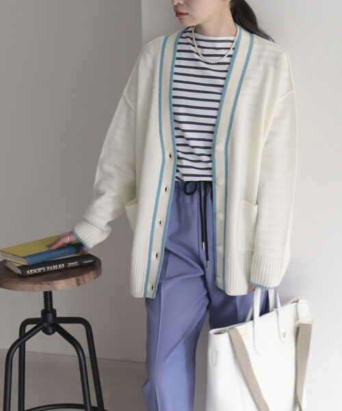 fredy emue（フレディエミュ）の「HAMILTON WOOL 配色Vネックカーディガン（カーディガン/ボレロ・レディース・ライトグレー/オフホワイト/サックスブルー/ライトグリーン・38）」の18枚目の写真