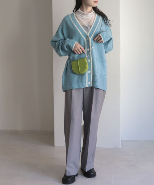fredy emue（フレディエミュ）の「HAMILTON WOOL 配色Vネックカーディガン（カーディガン/ボレロ・レディース・ライトグレー/オフホワイト/サックスブルー/ライトグリーン・38）」の14枚目の写真