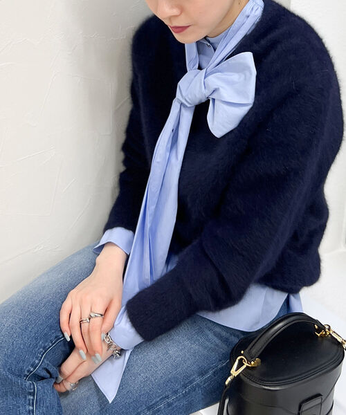 NOLLEY’S（ノーリーズ）の「“ジェンヌコレクションコラボアイテム” 星南のぞみさん ヘアリーVネックプルオーバーニット（ニット/セーター・レディース・ネイビー/オフホワイト/ピンク/グリーン/ベビーピンク/グレイッシュベージュ/ライトブルー・38）」の5枚目の写真