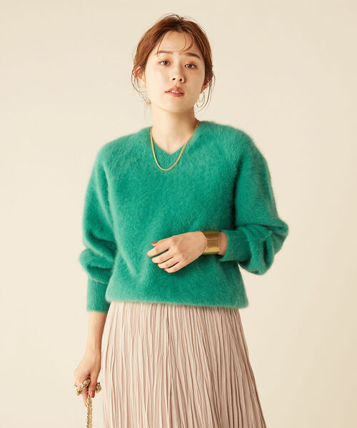 NOLLEY’S（ノーリーズ）の「“ジェンヌコレクションコラボアイテム” 星南のぞみさん ヘアリーVネックプルオーバーニット（ニット/セーター・レディース・ネイビー/オフホワイト/ピンク/グリーン/ベビーピンク/グレイッシュベージュ/ライトブルー・38）」の17枚目の写真