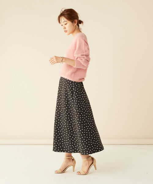 NOLLEY’S（ノーリーズ）の「“ジェンヌコレクションコラボアイテム” 星南のぞみさん ヘアリーVネックプルオーバーニット（ニット/セーター・レディース・ネイビー/オフホワイト/ピンク/グリーン/ベビーピンク/グレイッシュベージュ/ライトブルー・38）」の20枚目の写真