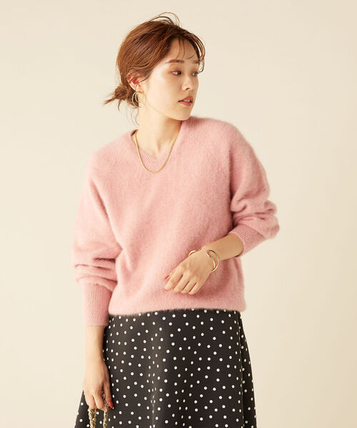 NOLLEY’S（ノーリーズ）の「“ジェンヌコレクションコラボアイテム” 星南のぞみさん ヘアリーVネックプルオーバーニット（ニット/セーター・レディース・ネイビー/オフホワイト/ピンク/グリーン/ベビーピンク/グレイッシュベージュ/ライトブルー・38）」の22枚目の写真