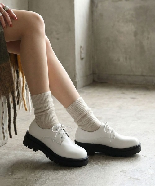 LibertyDoll（リバティードール）の「LibertyDoll シンプル レースアップ/ローファー（ドレスシューズ・レディース・ホワイト系その他/ブラック系その他/ホワイト系その他2/ホワイト系その他3/ブラック系その他2/ブラック系その他3/ブラック系その他4/ブラック系その他5/ブラック系その他6/ブラック系その他7/ダークブラウン/ブラック/ホワイト/ダークブラウン系/ダークブラウン系1/ダークブラウン系2/シルバー系その他3/シルバー系その他2/シルバー系その他/シルバー/イエロー系2/イエロー系4/ブラック系1/イエロー系3/イエロー系1・M/3L/40/42/43/44/L/LL/41/S）」の2枚目の写真