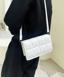 新色 ショルダーバッグ
