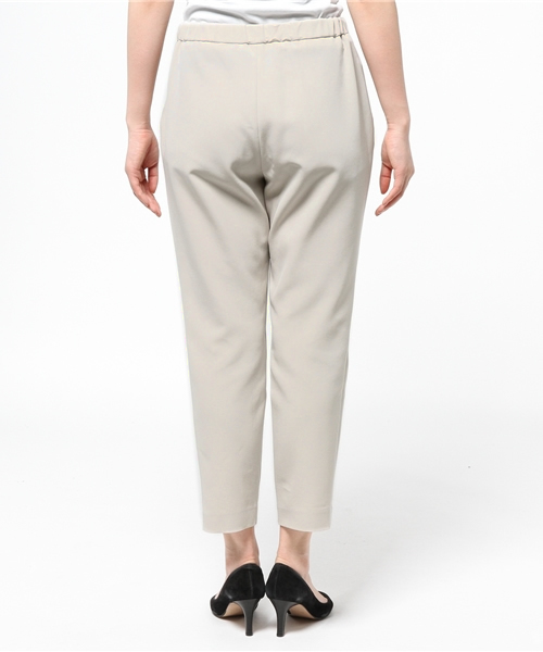 La TOTALITE（ラトータリテ）の「バックギャザーフォルムパンツ。（その他パンツ・レディース・ベージュ/ブラック・38/36）」の5枚目の写真