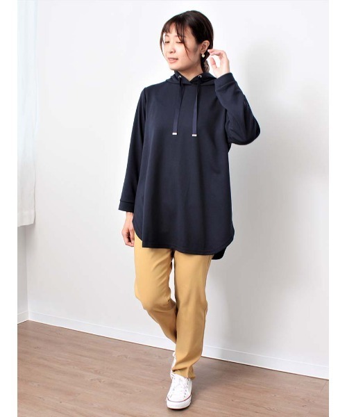 MB mint breeze(エムビーミントブリーズ)の「【M~5L 大きいサイズ】ラウンドヘム チュニック丈 パーカー(Tシャツ/カットソー・レディース・ピンク/ネイビー/クリーム・LL/L/5L/3L/4L/M)」の11枚目の写真