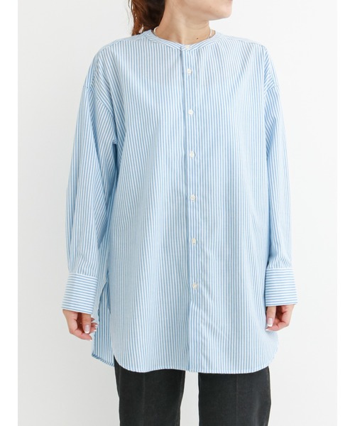 Samansa Mos2 blue(サマンサモスモスブルー)の「柄アソートノーカラーシャツ(シャツ/ブラウス・レディース・グレー/オフホワイト/ブルー・フリ-)」の5枚目の写真