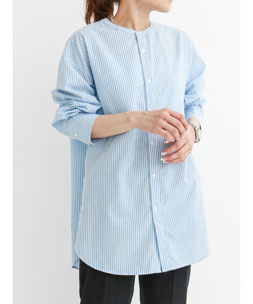 Samansa Mos2 blue(サマンサモスモスブルー)の「柄アソートノーカラーシャツ(シャツ/ブラウス・レディース・グレー/オフホワイト/ブルー・フリ-)」の6枚目の写真