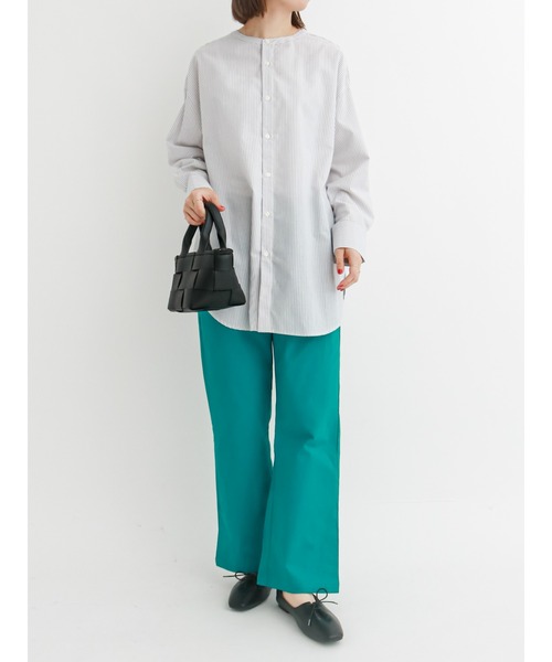 Samansa Mos2 blue(サマンサモスモスブルー)の「柄アソートノーカラーシャツ(シャツ/ブラウス・レディース・グレー/オフホワイト/ブルー・フリ-)」の13枚目の写真