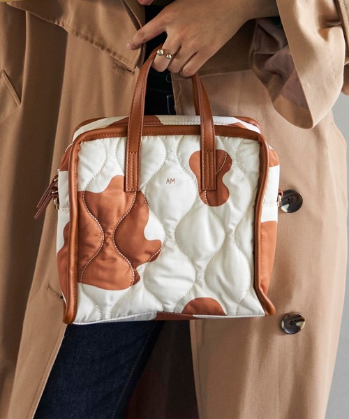 ACCOMMODE（アコモデ）の「バイカラーキルティングショルダーバッグ（ショルダーバッグ・レディース・イエロー/カーキ/アイボリー・FREE）」の2枚目の写真