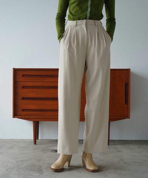 CLANE(クラネ)の「BASIC TUCK PANTS(その他パンツ・レディース・ボルドー/ベージュ/アイボリー/ブラック・0/1/2)」の5枚目の写真