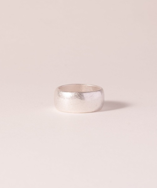 novice(ノーヴィス)の「【novice】Vintage Wide Band Ring(リング・レディース・シルバー/ゴールド・FREE)」の7枚目の写真