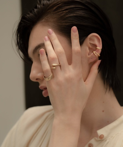 novice(ノーヴィス)の「【novice】Vintage Wide Band Ring(リング・レディース・シルバー/ゴールド・FREE)」の8枚目の写真