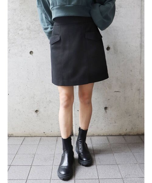 MURUA（ムルーア）の「ヨークステッチミニスカート（スカート・レディース・グリーン/ブラック・2/1）」の13枚目の写真