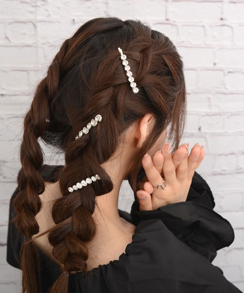 Mayree(メイリー)の「【float】キラキラ ビジュー ゴールド シルバー ヘアピン【3本セット】(ヘアピン・レディース・ゴールド/シルバー/ゴールド系/シルバー系・FREE)」の2枚目の写真