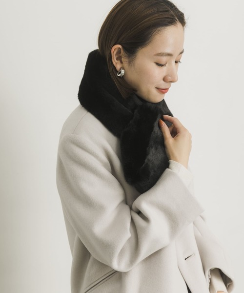 URBAN RESEARCH（アーバンリサーチ）の「フェイクファーマフラー（マフラー・レディース・ブラック/アイボリー/ブラウン・-）」の6枚目の写真