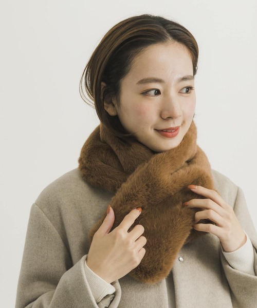 URBAN RESEARCH（アーバンリサーチ）の「フェイクファーマフラー（マフラー・レディース・ブラック/アイボリー/ブラウン・-）」の9枚目の写真