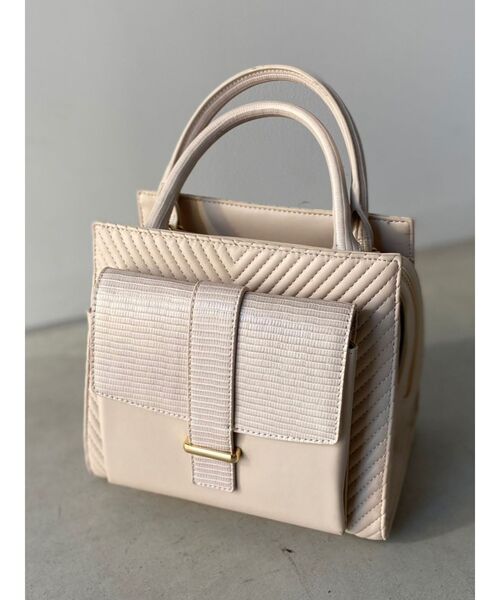 RESEXXY（リゼクシー）の「キルティングポイントハンドバッグ（ハンドバッグ・レディース・アイボリー/ブラック/ピンク・FREE）」の2枚目の写真
