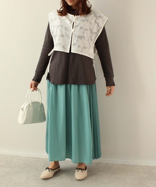 toucher du brise（トゥシェドブリーズ）の「シアー花柄ジャガード ビスチェ（ベスト・レディース・クリーム/ブラック/オフホワイト・M）」の7枚目の写真