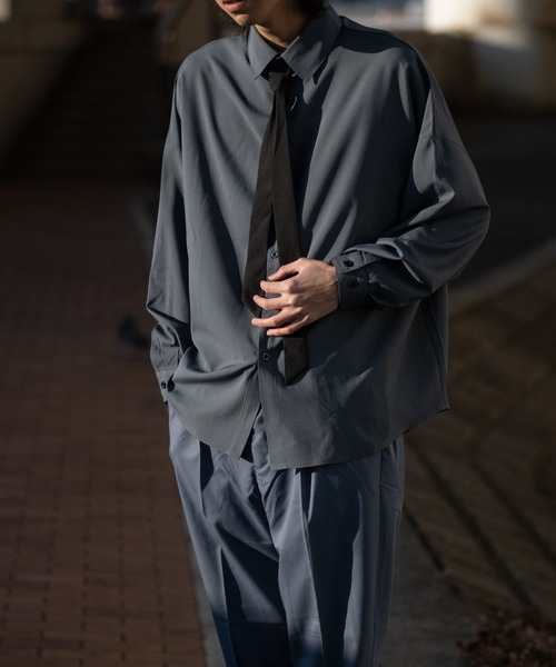 JOHN'S CLOSET（ジョンズクローゼット）の「【i】ポリストレッチネクタイ付きLSシャツ（シャツ/ブラウス・メンズ・ホワイト/チャコールグレー/ブラック・LARGE/MEDIUM/X-LARGE）」の4枚目の写真