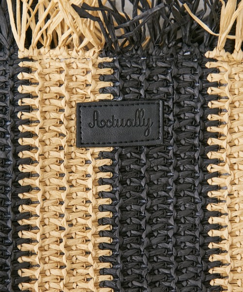 Actually（アクチュアリー）の「ペーパーストライプ トートバッグ（トートバッグ・レディース・ブラック/ベージュ・フリー）」の3枚目の写真
