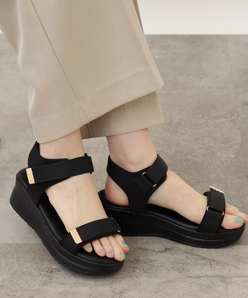 程よいボリュームソールがポイント！ダブルベルトスポサン