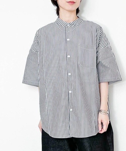 Anytime Songs(エニータイムソングス)の「綿ブロード バンドカラービッグシャツ(シャツ/ブラウス・メンズ・ホワイト/サックスブルー系/グリーン/ホワイト系その他/イエロー/ラベンダー/グリーン系その他/サックスブルー/グレイッシュベージュ/ブラック/ブラック系その他・MEDIUM/LARGE/X-LARGE)」の5枚目の写真