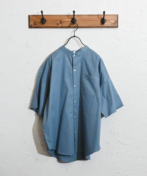 Anytime Songs(エニータイムソングス)の「綿ブロード バンドカラービッグシャツ(シャツ/ブラウス・メンズ・ホワイト/サックスブルー系/グリーン/ホワイト系その他/イエロー/ラベンダー/グリーン系その他/サックスブルー/グレイッシュベージュ/ブラック/ブラック系その他・MEDIUM/LARGE/X-LARGE)」の9枚目の写真