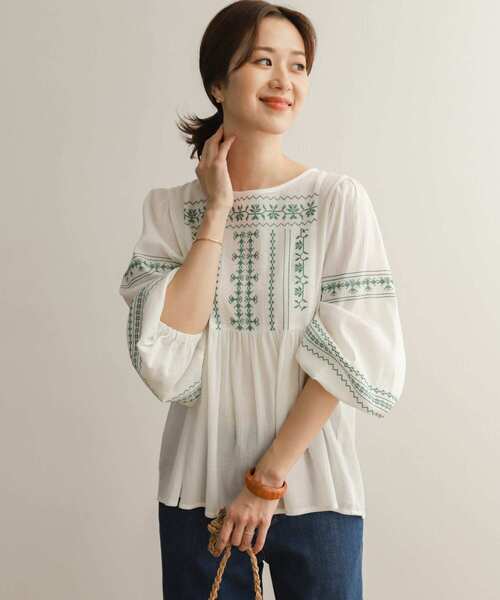 URBAN RESEARCH DOORS（アーバンリサーチドアーズ）の「クロスステッチ刺繍楊柳ブラウス（シャツ/ブラウス・レディース・チャコールグレー/グレー/ホワイト・MEDIUM）」の6枚目の写真