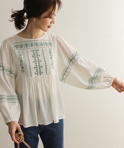 URBAN RESEARCH DOORS（アーバンリサーチドアーズ）の「クロスステッチ刺繍楊柳ブラウス（シャツ/ブラウス・レディース・チャコールグレー/グレー/ホワイト・MEDIUM）」の7枚目の写真