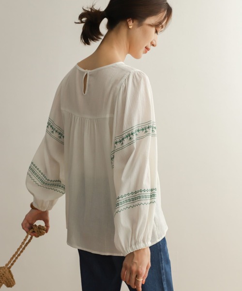 URBAN RESEARCH DOORS（アーバンリサーチドアーズ）の「クロスステッチ刺繍楊柳ブラウス（シャツ/ブラウス・レディース・チャコールグレー/グレー/ホワイト・MEDIUM）」の8枚目の写真