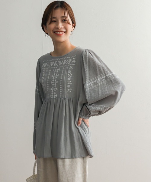 URBAN RESEARCH DOORS（アーバンリサーチドアーズ）の「クロスステッチ刺繍楊柳ブラウス（シャツ/ブラウス・レディース・チャコールグレー/グレー/ホワイト・MEDIUM）」の22枚目の写真